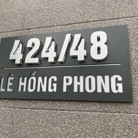 Bảng hiệu mica